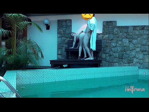 ❤️ Oga pe iranṣẹbinrin si awọn pool, sugbon ko le koju kan gbona ❤️❌ Iwa onihoho furo ☑